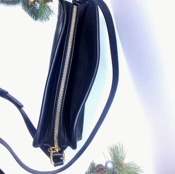 Coach ❤ Leather Sutton Bag Style #9814 - Picture 4 of 8